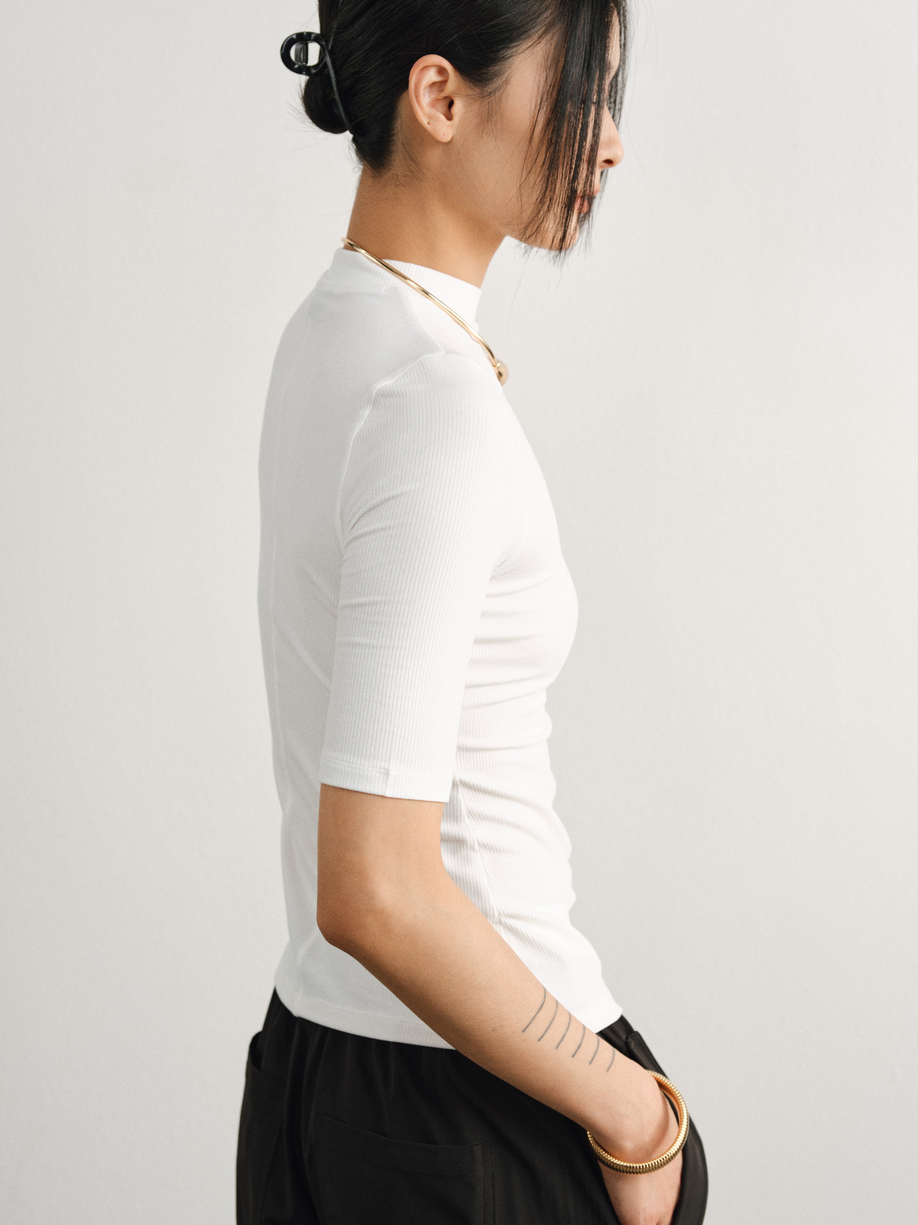 White Ribbed Fabric Short-sleeved T-shirt