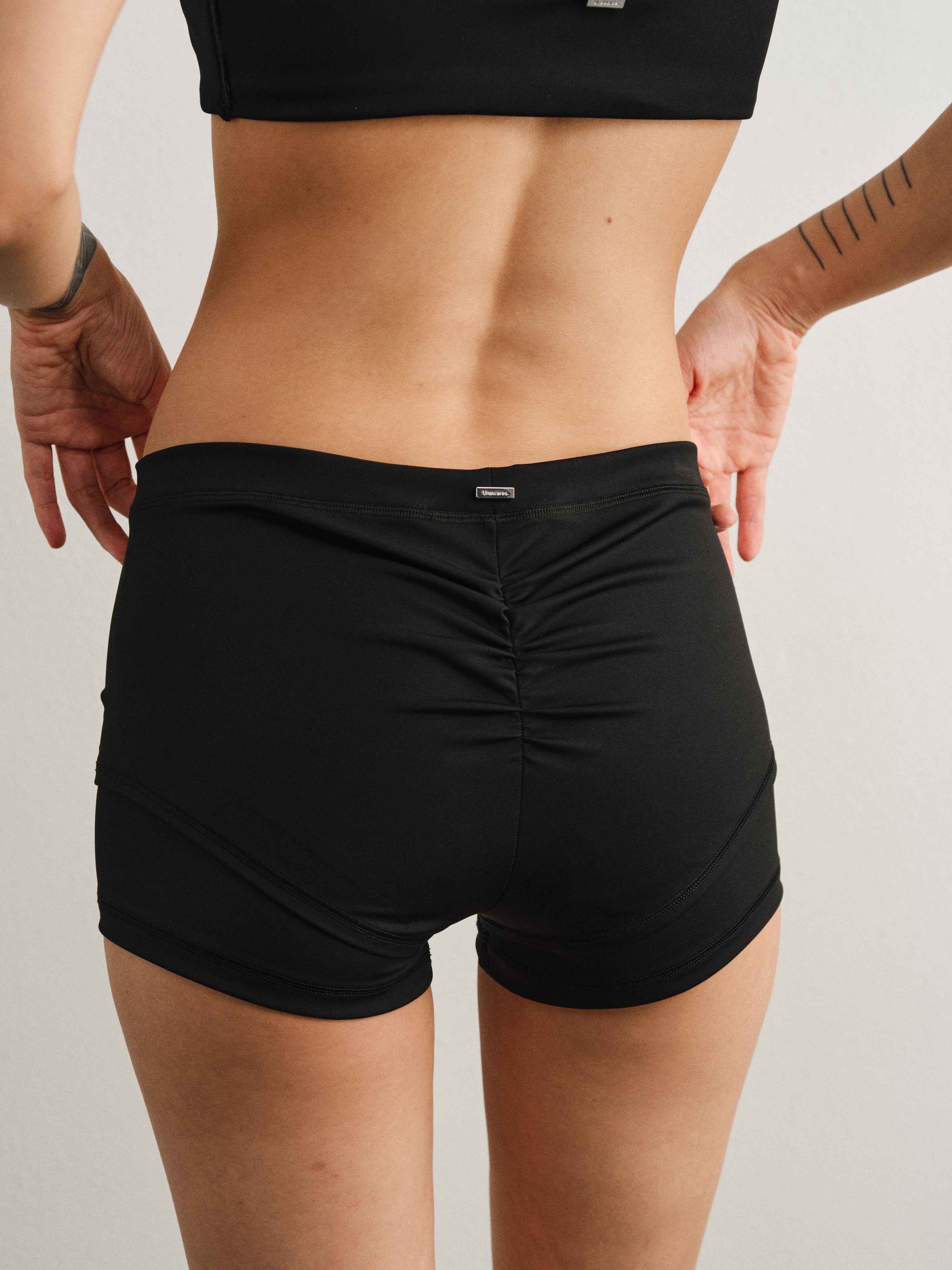 Black Fake Two Piece Pleated Yoga Set