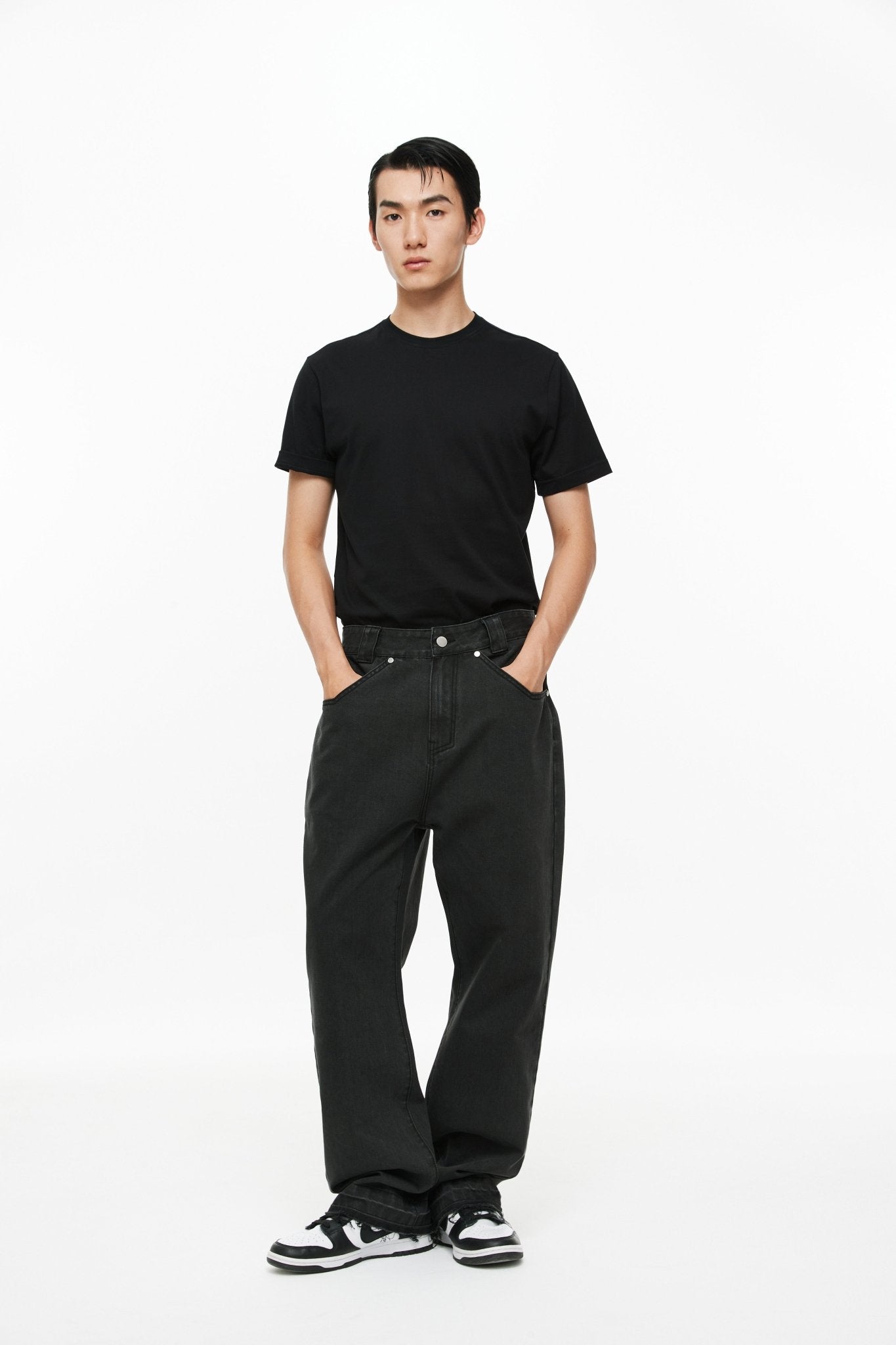 UNAWARES Black Alien Patch Pocket Washed Denim Jeans | MADA IN CHINA