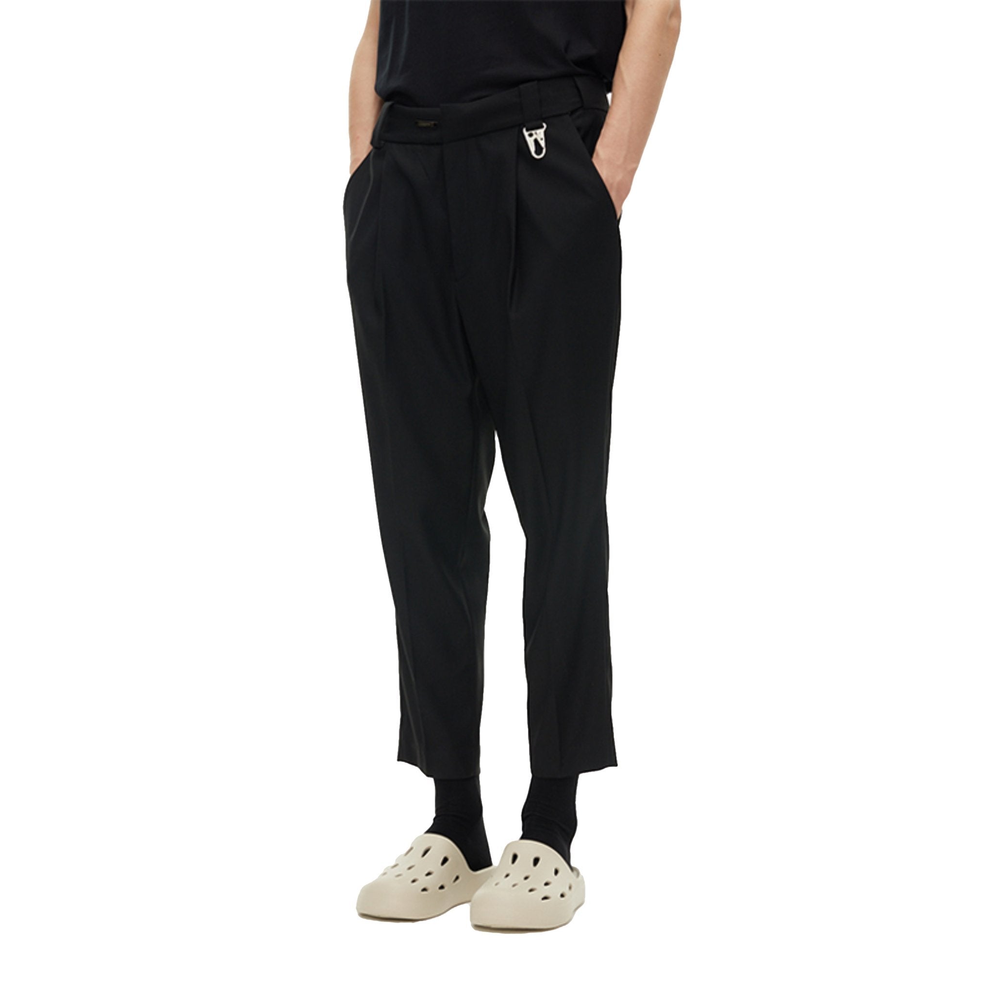 Unawares Hook Single Pleated Standard Waist Pants Black | MADA IN CHINA