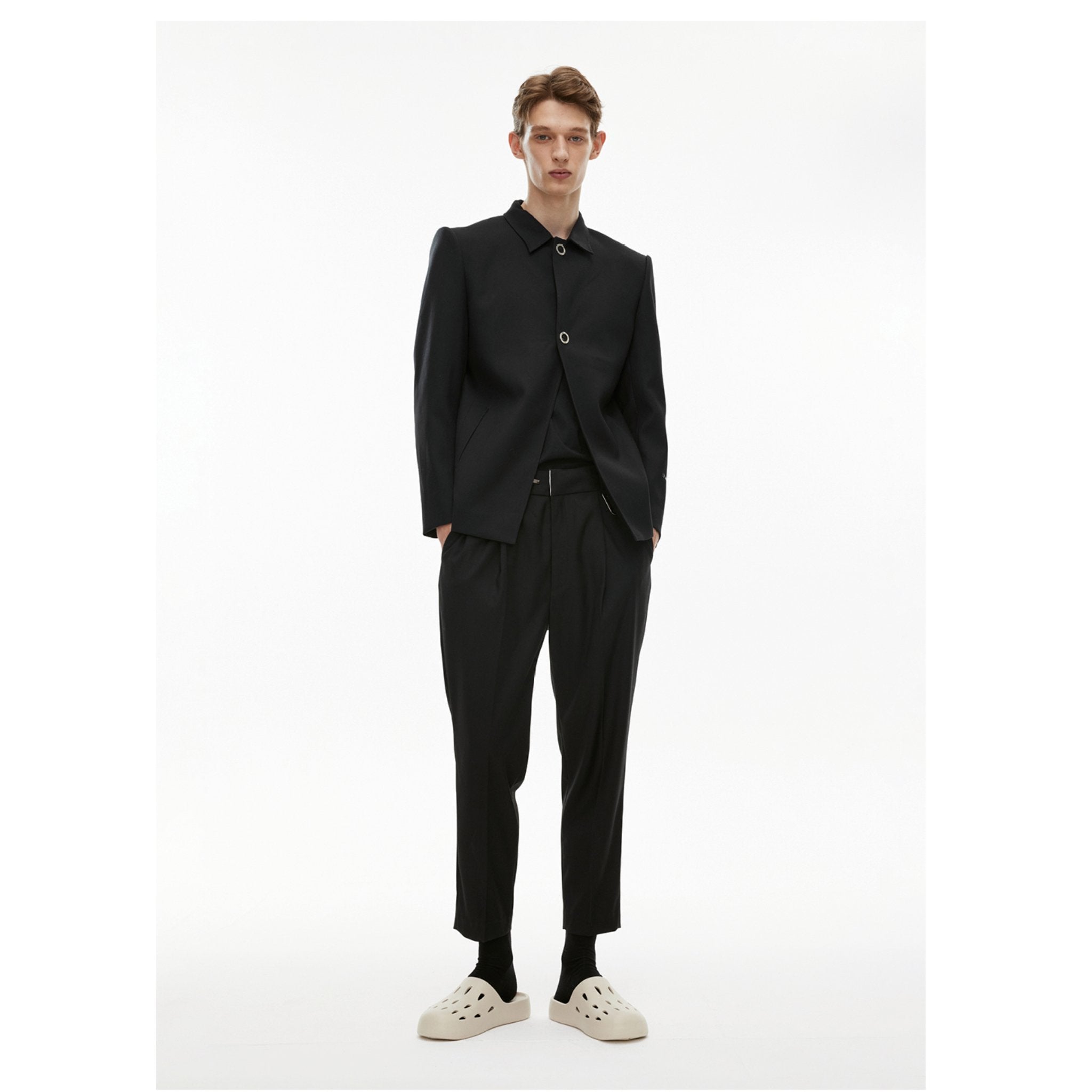 Unawares Hook Single Pleated Standard Waist Pants Black | MADA IN CHINA