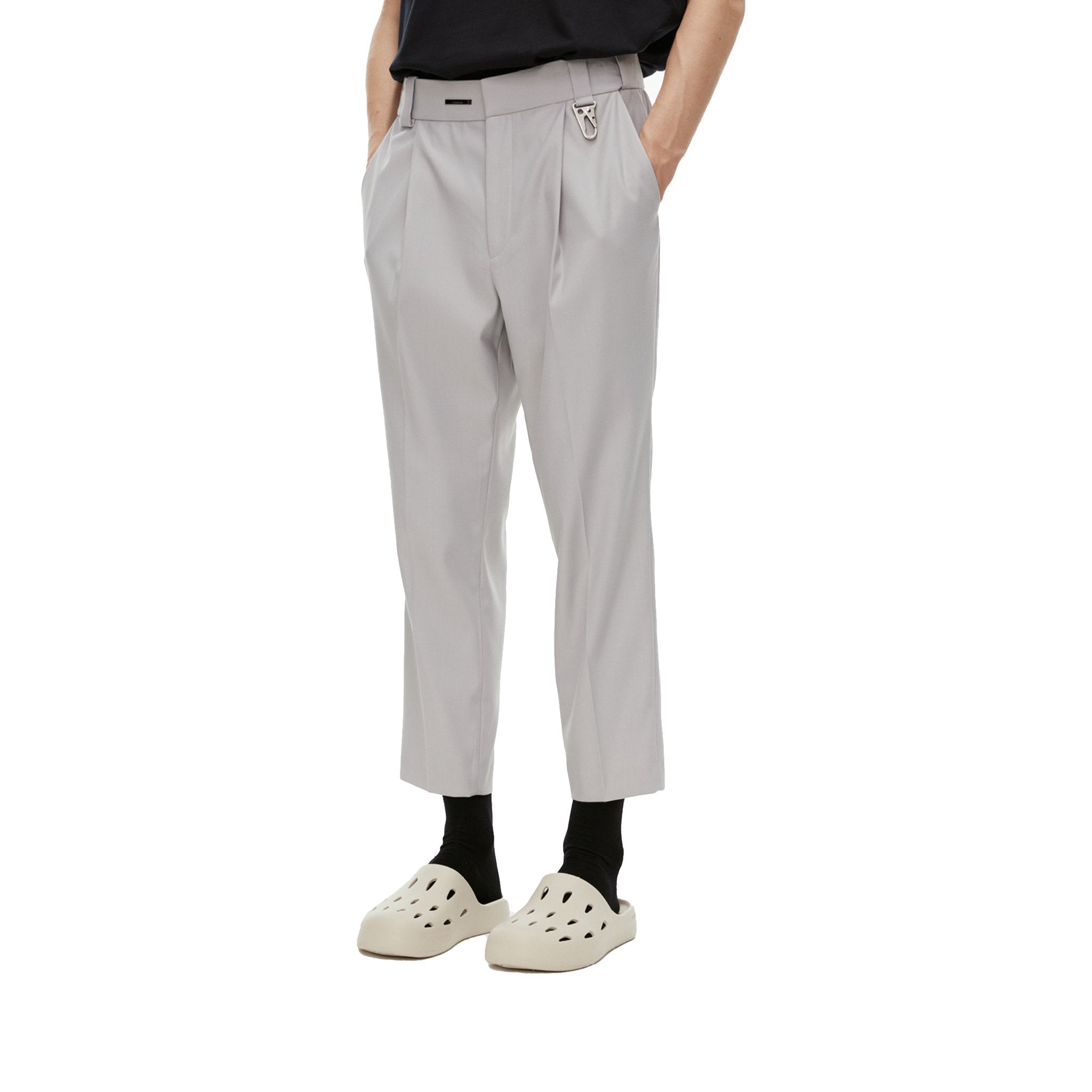 Unawares Hook Single Pleated Standard Waist Pants White | MADA IN CHINA