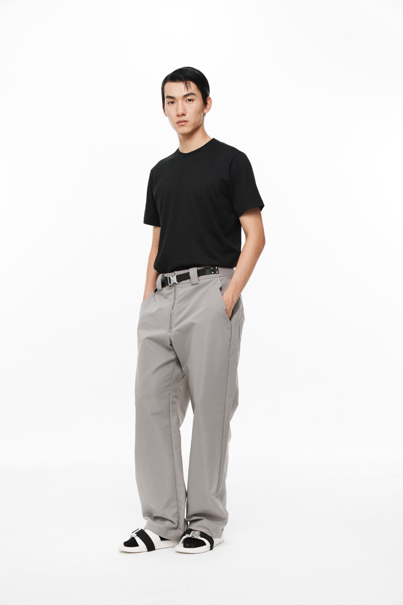 UNAWARES Khaki Buckle Belt Cargo Pants | MADA IN CHINA